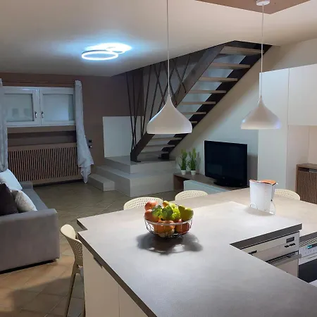 Villa Zarina - Zavillas - Up To 12 People Peschiera del Garda