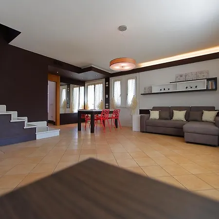 Villa Zarina - Zavillas - Up To 12 People Peschiera del Garda