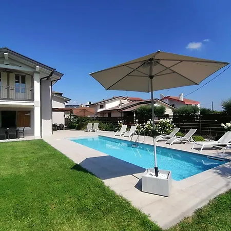 Villa Zarina - Zavillas - Up To 12 People Peschiera del Garda