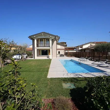 Zarina - Zavillas - Up To 12 People *