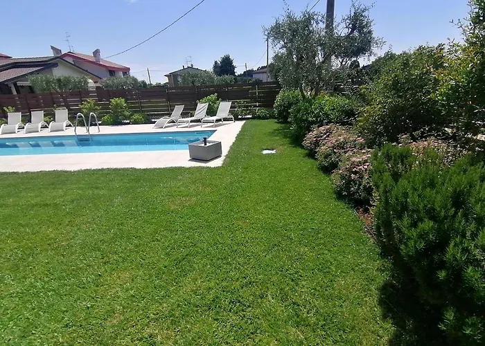 Zarina - Zavillas - Up To 12 People *