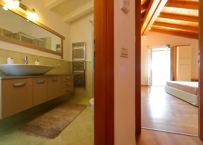 Zarina - Zavillas - Up To 12 People