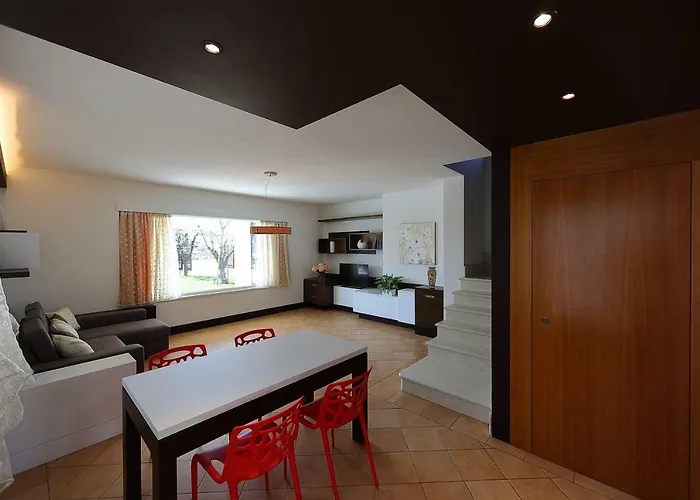 Zarina - Zavillas - Up To 12 People