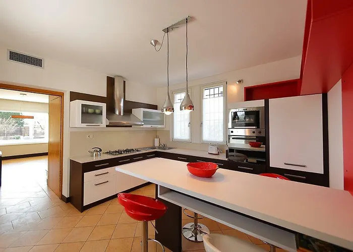 Zarina - Zavillas - Up To 12 People Villa Peschiera del Garda